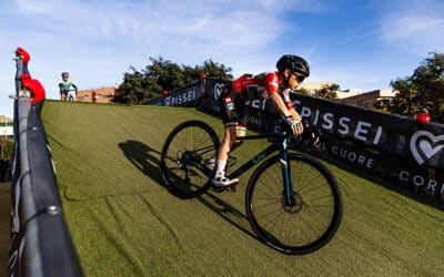 LOS NIÑOS, MÁS CERCA DE SUS HÉROES EN BENIDORM