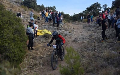GRAN PARTICIPACIÓN Y MUCHA TÉCNICA EN UN EMOCIONANTE MINI ENDURO MTB CUENCA