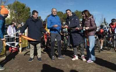 SOFÍA RODRÍGUEZ Y FELIPE ORTS SE CORONARON EN LA ERMITA DE RIÁNSARES
